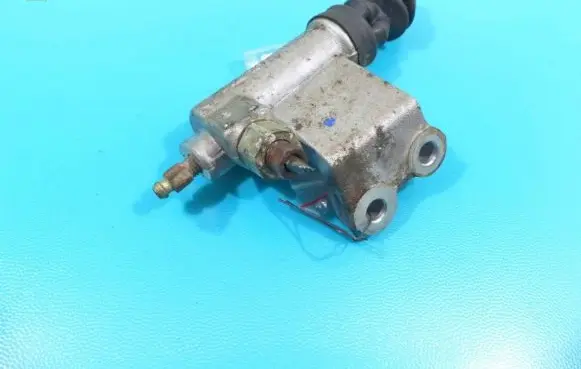 Clutch slave cylinder