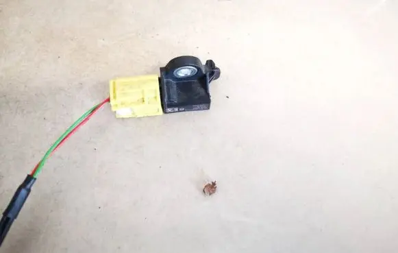 Nissan Qashqai Airbag deployment crash/impact sensor 988303ra0a