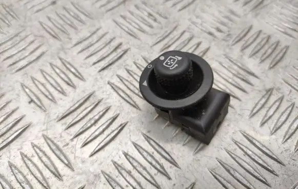 Land Rover Discovery 3 - LR3 Wing mirror switch YUF500030 03930361
