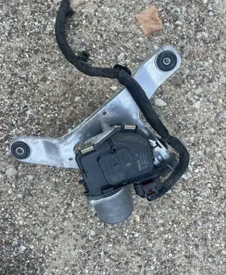 Peugeot 308 Wiper motor 9844275680