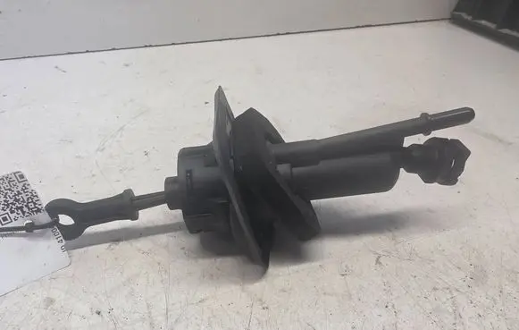 Volvo S60 Clutch master cylinder KG19300