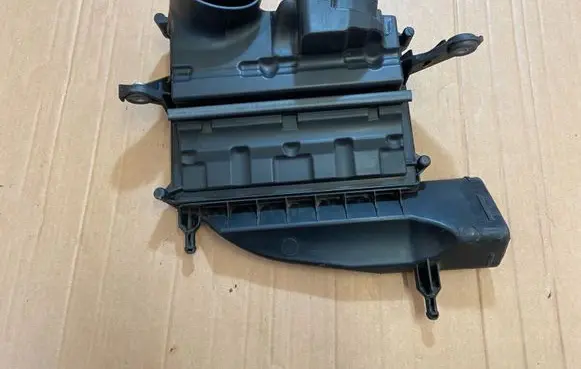 Mercedes-Benz CLK A209 C209 Air filter box A6420901901