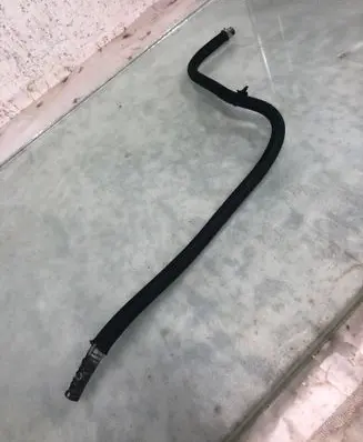 Engine coolant pipe/hose