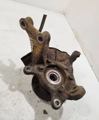 Toyota Auris 150 Front wheel hub spindle knuckle