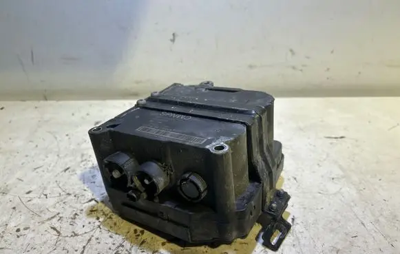 Volvo XC40 Combustion control unit/module 32300818 8891031161 PA66GF30