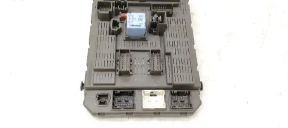 Peugeot 807 Fuse module 9649477280