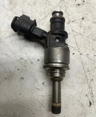 Audi A6 S6 C6 4F Fuel injector 206E036G 04390507 SV1041209
