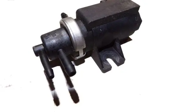 Volkswagen Multivan T4 Turbo solenoid valve 1H0906627