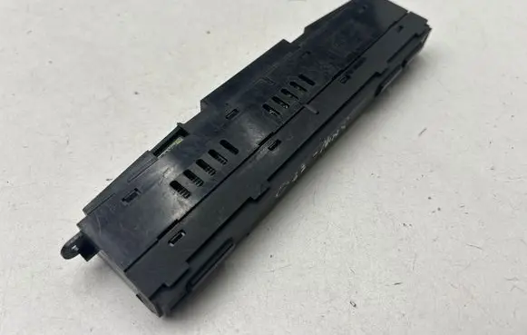 BMW 5 E39 Seat heating switch 6914718