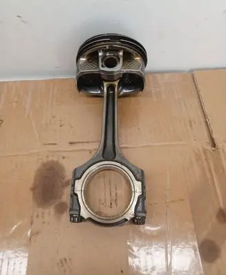 Ford Mustang VI Piston with connecting rod 92L153