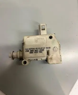 Audi A4 S4 B7 8E 8H Central locking motor 3B0959781