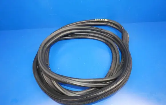 Jaguar XF X260 Seal rubber (tailgate) 