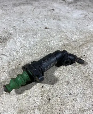 Clutch slave cylinder