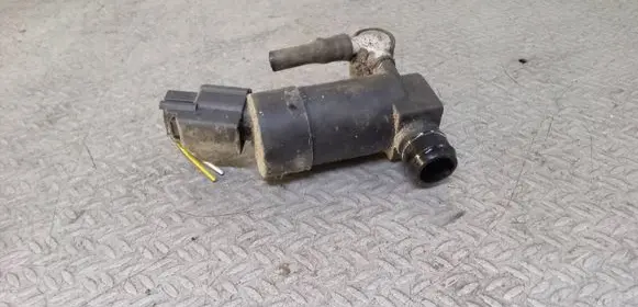 Ford Kuga I Windscreen/windshield washer pump