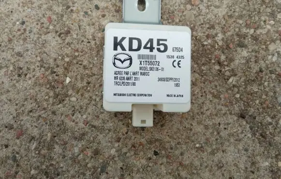 Mazda CX-5 Antenna control unit KD45675D4