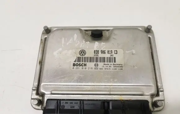 Volkswagen PASSAT B5 Engine control unit/module 038906019CD 0281010218