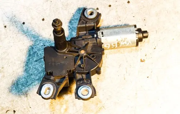 Volkswagen PASSAT B6 Rear window wiper motor 3C9955711A 53032812