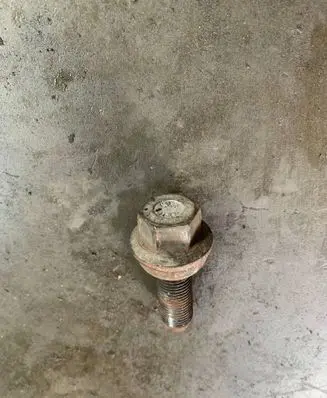 Mercedes-Benz Sprinter W906 Spare wheel bolt 