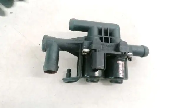 BMW 5 GT F07 Coolant heater control valve 6411911916404 64119119164-04