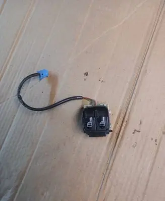 Mercedes-Benz C W203 Electric window control switch A2038200810