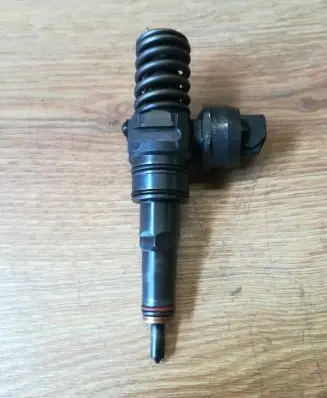 Audi A4 S4 B6 8E 8H Fuel injector 038130073BA