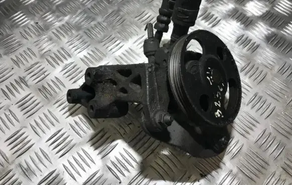 Mazda 323 Power steering pump