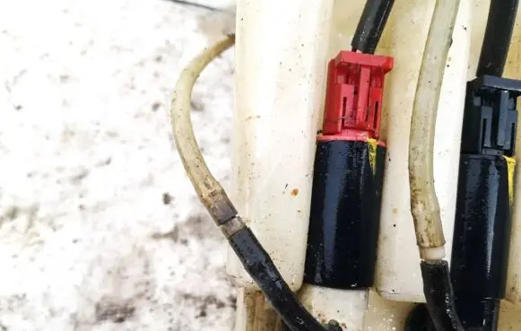 Toyota Corolla Verso AR10 Windscreen/windshield washer pump