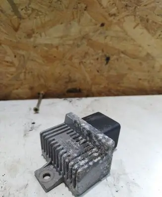 Renault Scenic I Glow plug pre-heat relay 7700115078