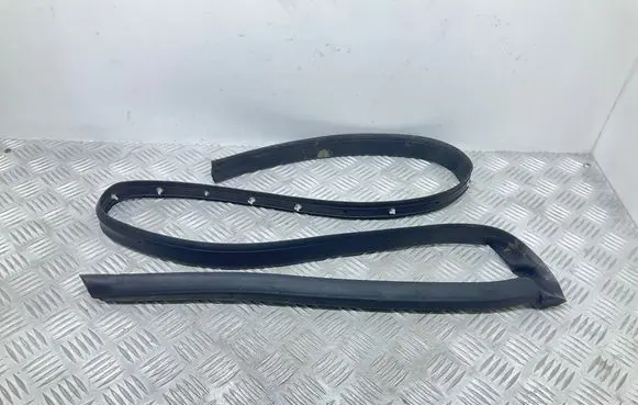 Skoda Karoq Sill/side skirt trim 575839120