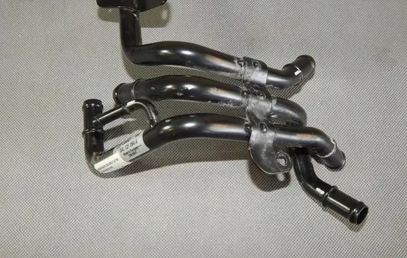 Audi A3 S3 8V Engine coolant pipe/hose 04L121064A