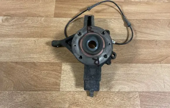 Citroen C4 I Front wheel hub