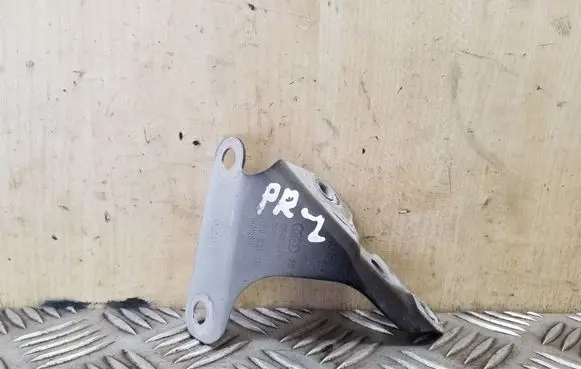 Audi Q7 4L Fender mounting bracket 4L0821135