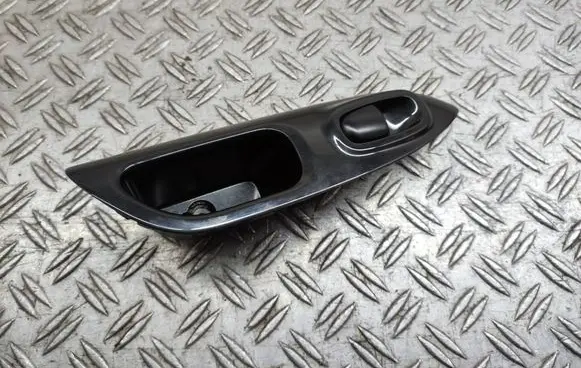 Nissan Juke I F15 Electric window control switch 829601KA2A
