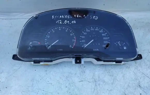 Ford Mondeo MK II Speedometer (instrument cluster)