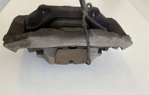BMW 7 F01 F02 F03 F04 Front brake caliper