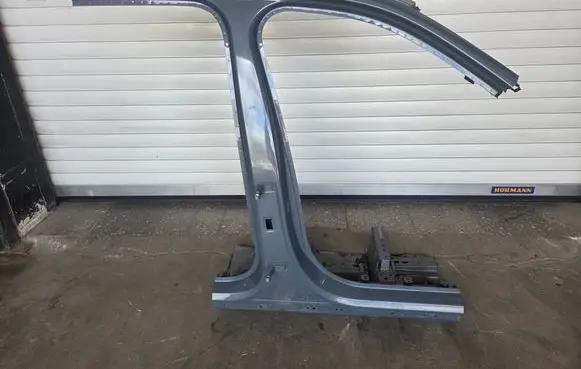 Volvo XC90 Pillar (middle) 