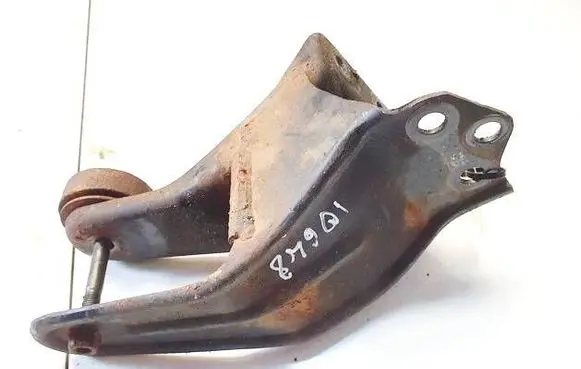 Engine mounting bracket