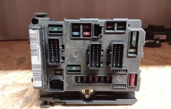 Citroen C5 Fuse box set S110500002D 9641257980
