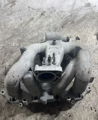 Ford Mondeo Mk III Intake manifold 1820L