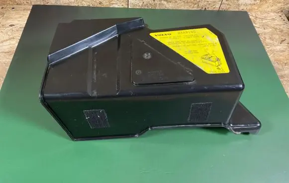 Volvo V70 Battery box tray cover/lid 8622335