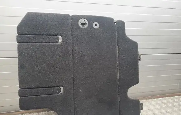 Chrysler Pacifica Second row seat mat 05028624AD