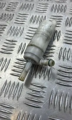 Chrysler Grand Voyager V Windscreen/windshield washer pump