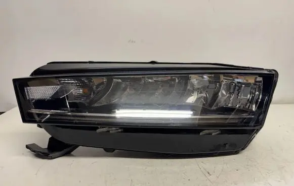 Skoda Octavia Mk4 Headlight/headlamp 5E4941015 LE18A6418 030111823100