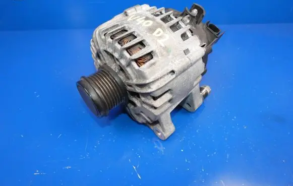 Volvo V40 Generator/alternator 30659390 212002921 TG15C186