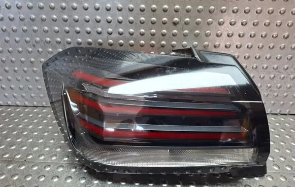 Peugeot 208 II Rear/tail lights S27624092 9851061280