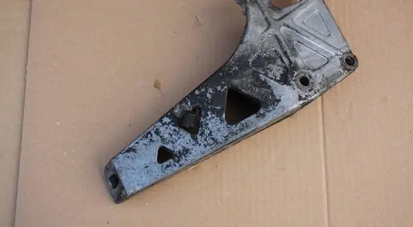 BMW 7 E32 Engine mounting bracket 1129379