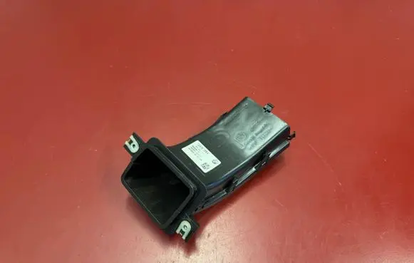 BMW X1 U11 Brake cooling air channel/duct 9883606 51749883606