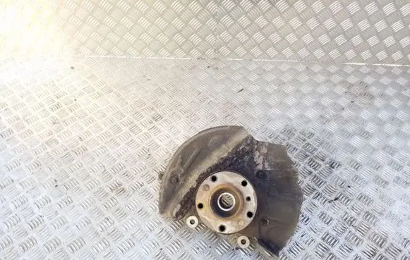 BMW X5 E53 Front wheel hub