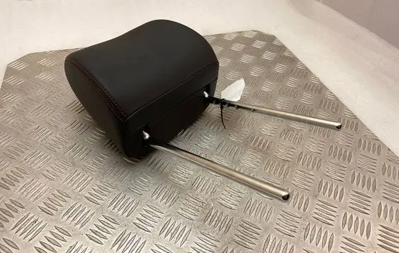 KIA Sportage Front seat headrest 
