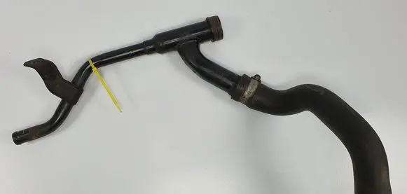 Engine coolant pipe/hose
